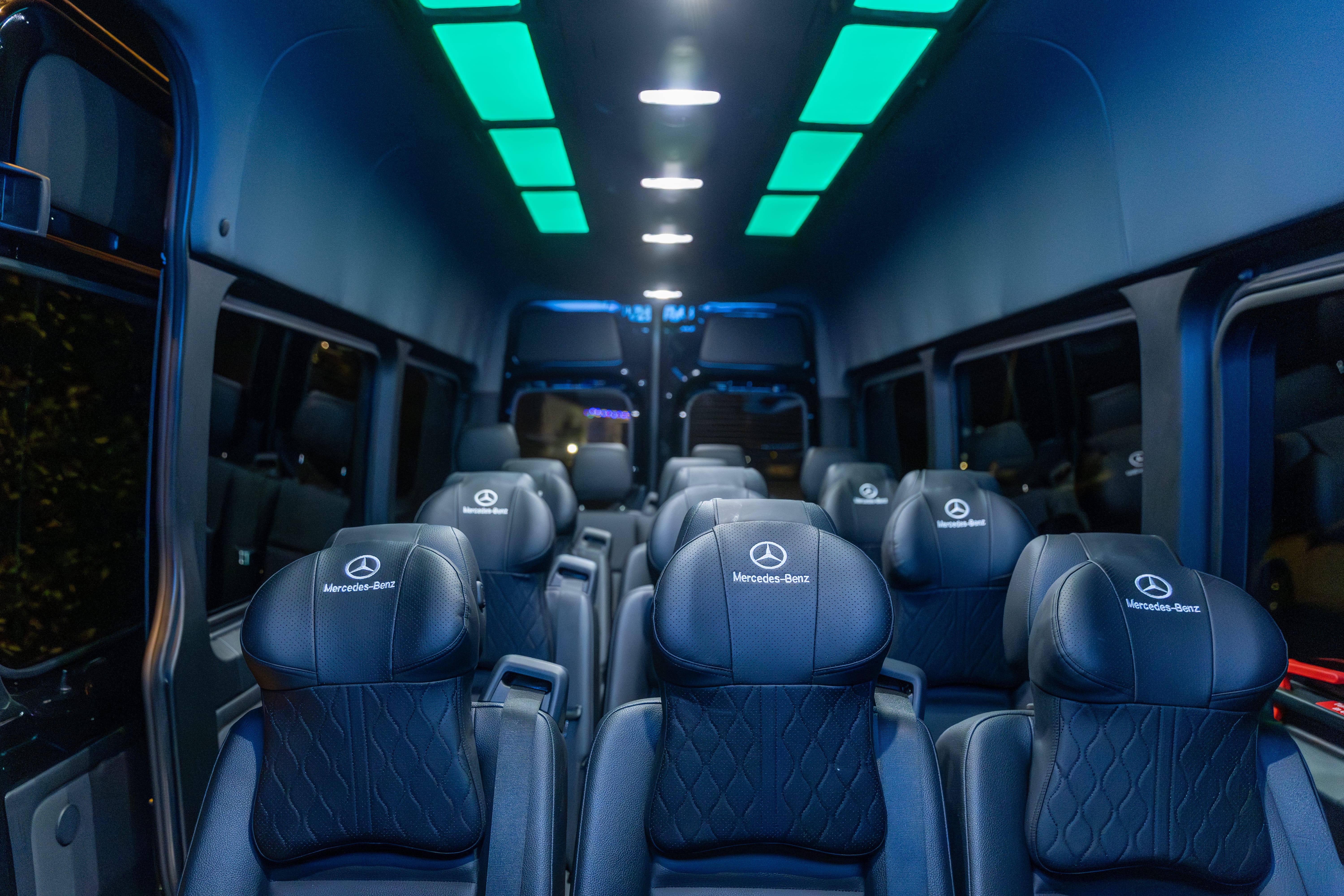 MERCEDEZ-BENZ SPRINTER 2500 15 PASSENGER Image 98